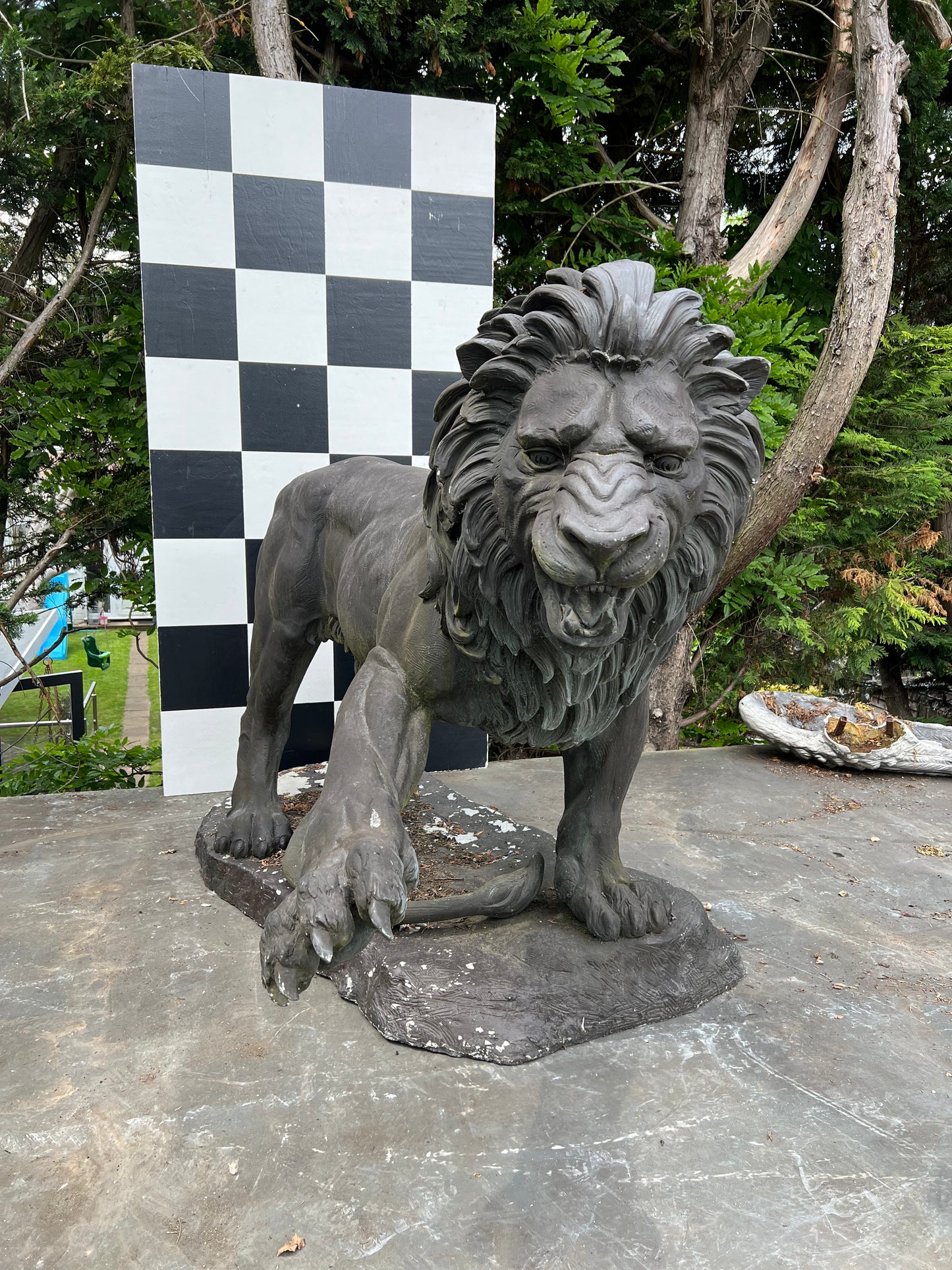Lion Statue 1